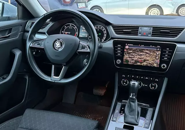 SKODA Superb 2.0 TDI 4x4 Style DSG