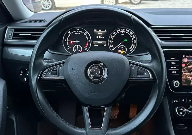 SKODA Superb 2.0 TDI 4x4 Style DSG