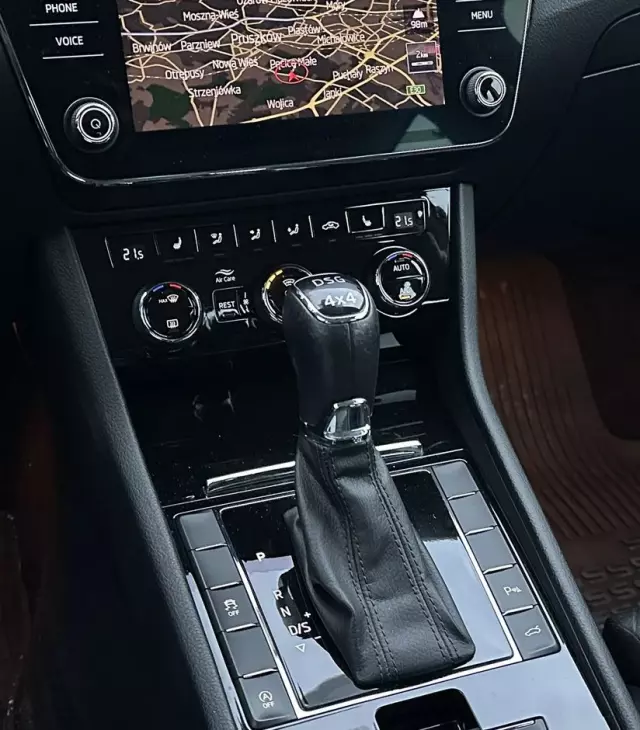 SKODA Superb 2.0 TDI 4x4 Style DSG