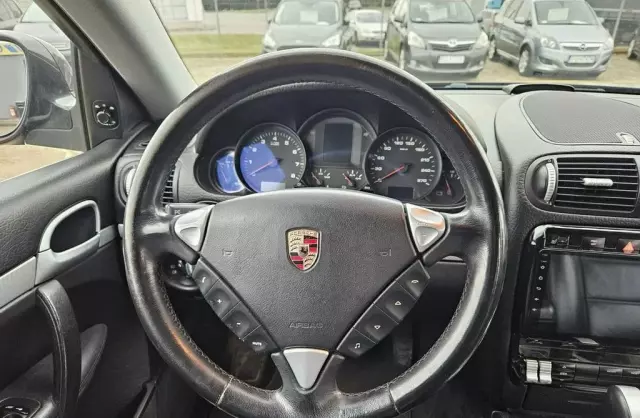 PORSCHE Cayenne 