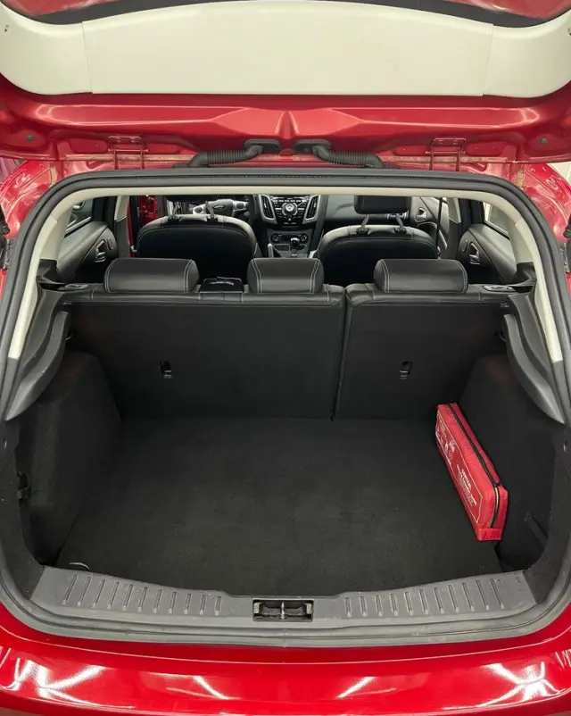 FORD Focus 1.0 EcoBoost Start-Stopp-System Business Edition