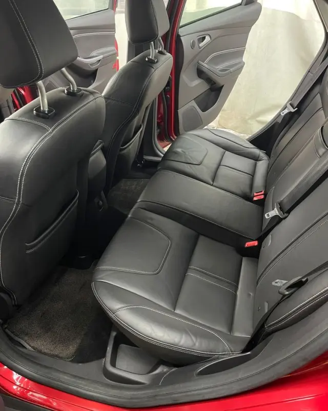 FORD Focus 1.0 EcoBoost Start-Stopp-System Business Edition