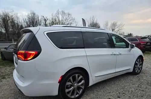 CHRYSLER Pacifica 
