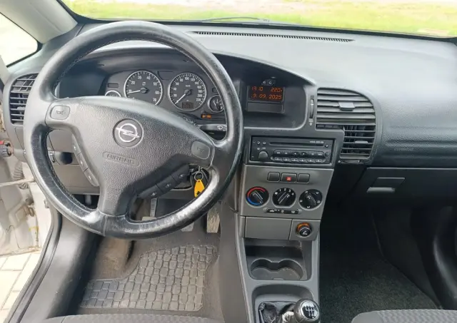 OPEL Zafira 1.8 16V Elegance