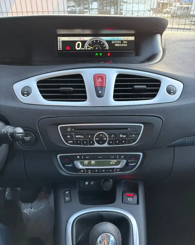 RENAULT Grand Scenic TCe 130 Dynamique