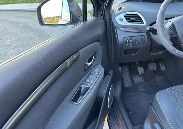 RENAULT Grand Scenic TCe 130 Dynamique