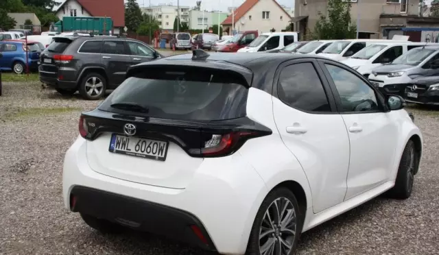 TOYOTA Yaris 