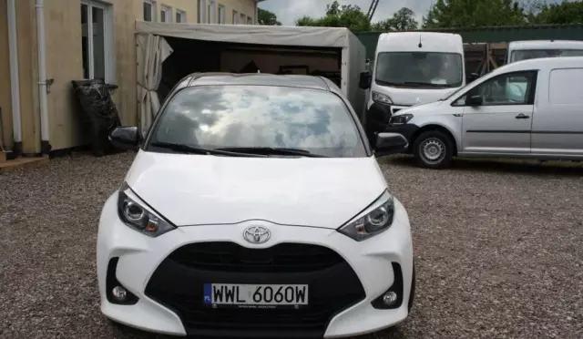 TOYOTA Yaris 