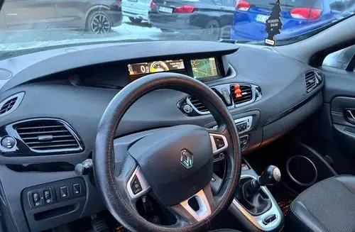 RENAULT Scenic 