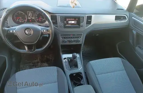 VOLKSWAGEN Golf Sportsvan 