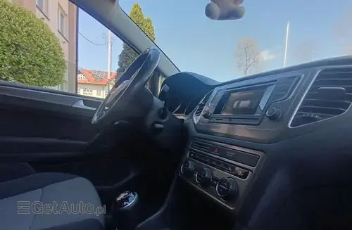 VOLKSWAGEN Golf Sportsvan 
