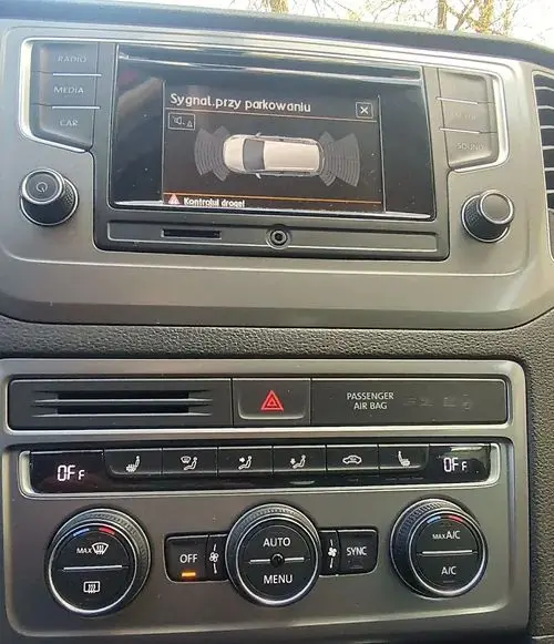 VOLKSWAGEN Golf Sportsvan 