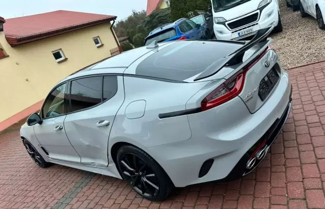 KIA Stinger 3.3 T-GDI V6 GT AWD
