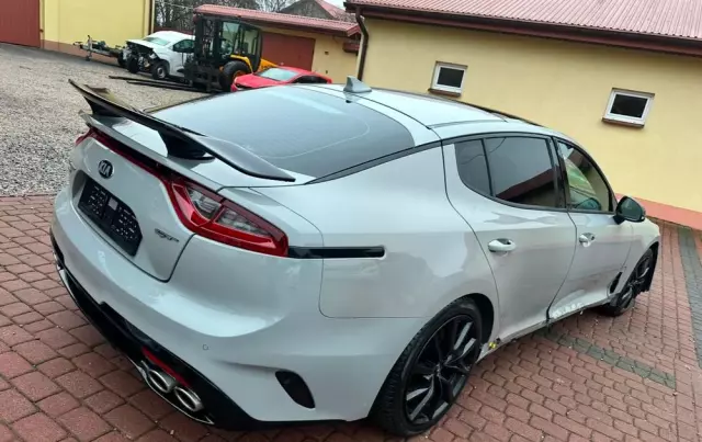 KIA Stinger 3.3 T-GDI V6 GT AWD