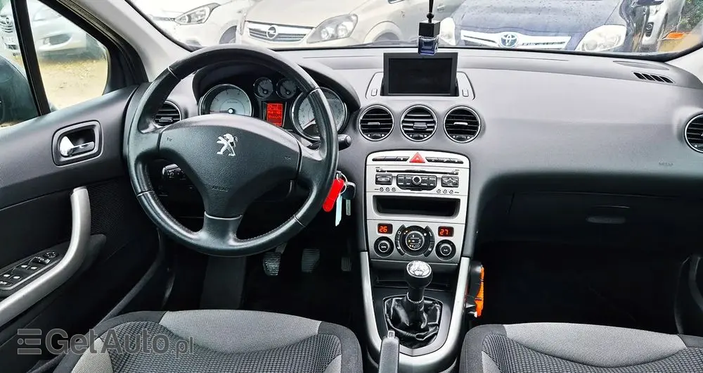 PEUGEOT 308 1.6 Premium Plus