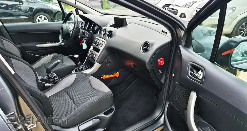 PEUGEOT 308 1.6 Premium Plus