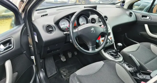 PEUGEOT 308 1.6 Premium Plus