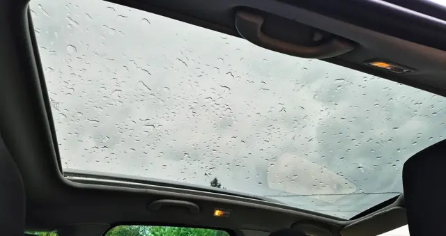 PEUGEOT 308 1.6 Premium Plus