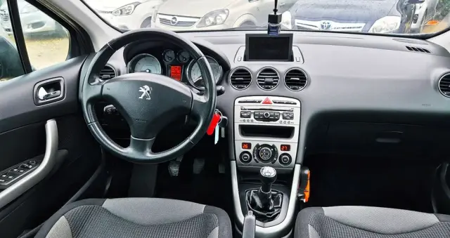 PEUGEOT 308 1.6 Premium Plus