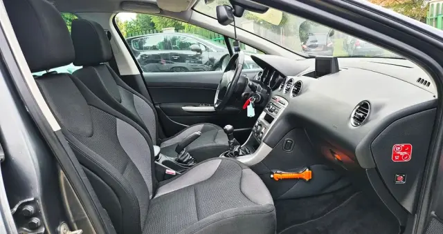 PEUGEOT 308 1.6 Premium Plus