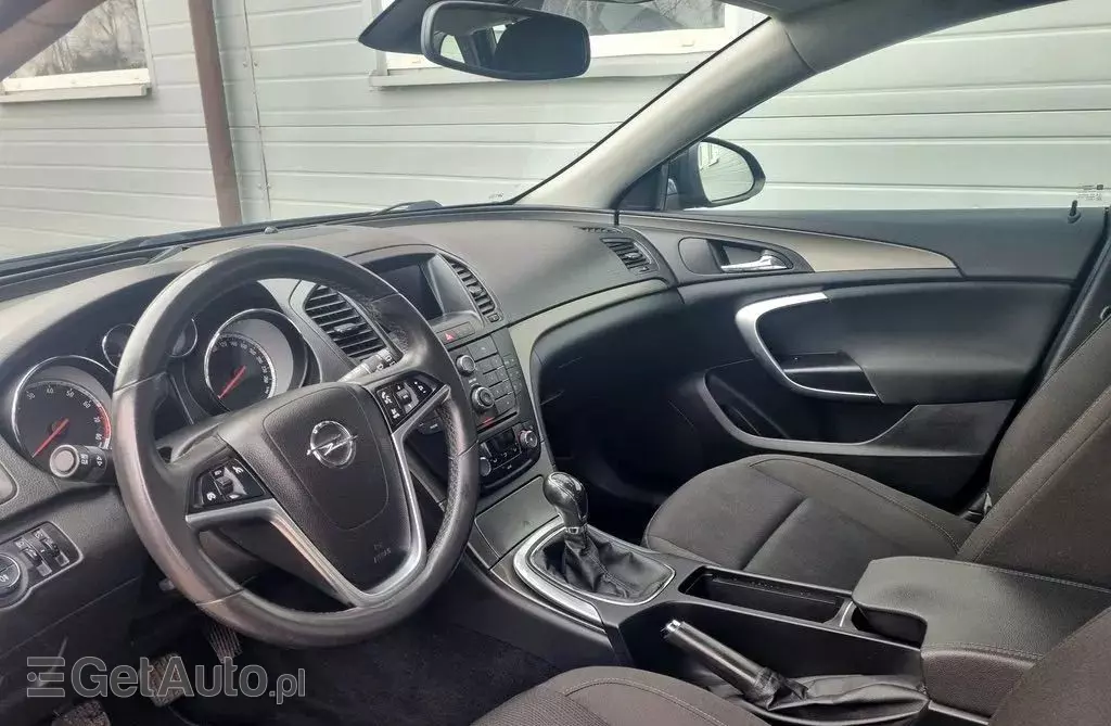 OPEL Insignia 