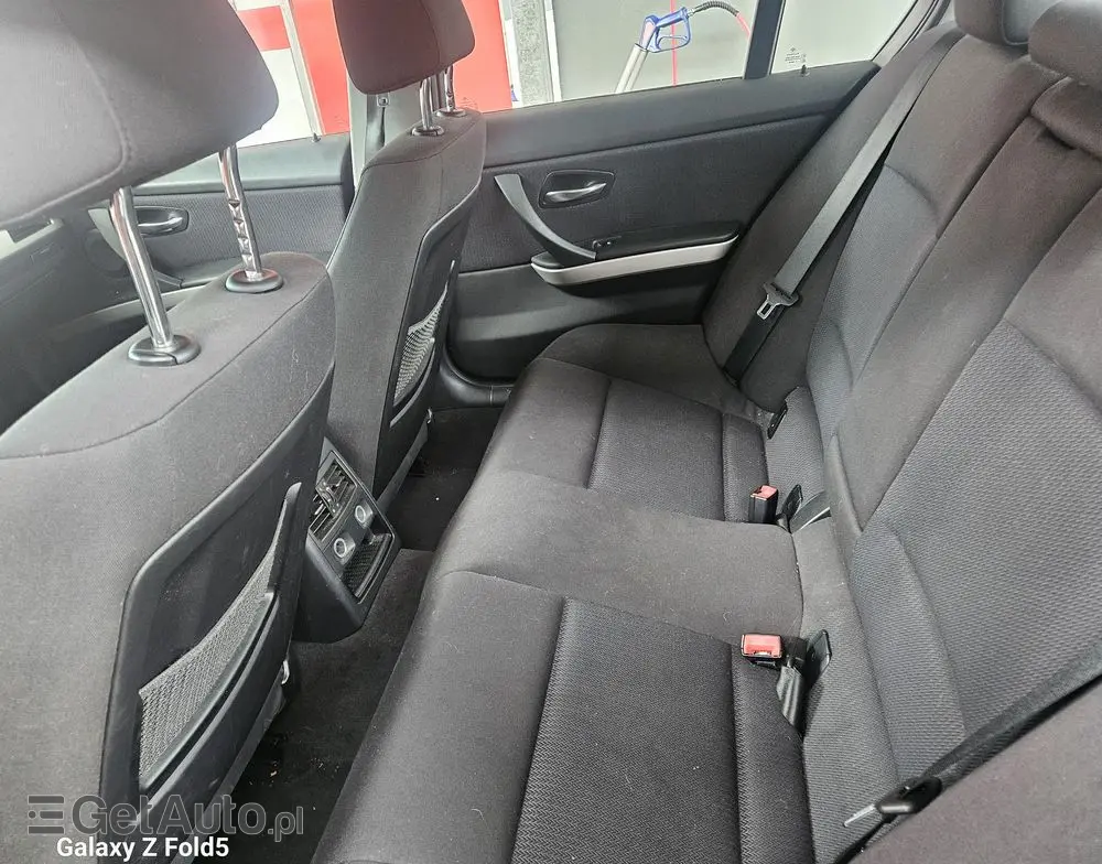 BMW Seria 3 318d EU6