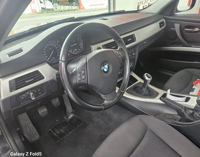 BMW Seria 3 318d EU6