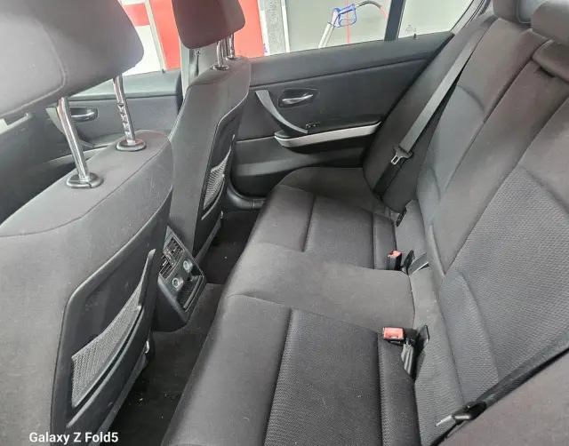 BMW Seria 3 318d EU6