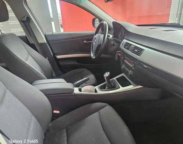 BMW Seria 3 318d EU6