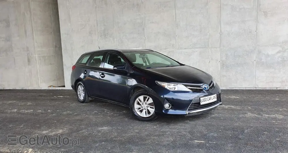 TOYOTA Auris 