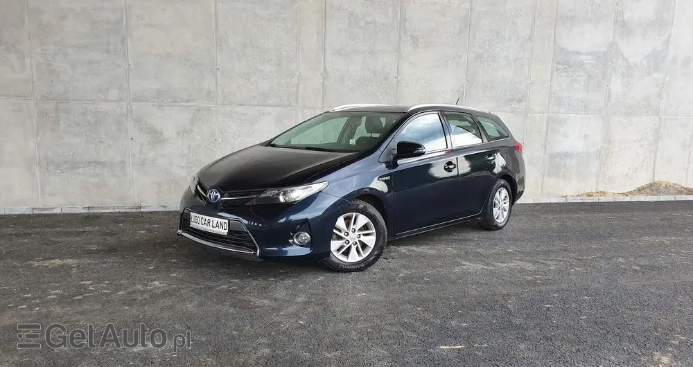 TOYOTA Auris 