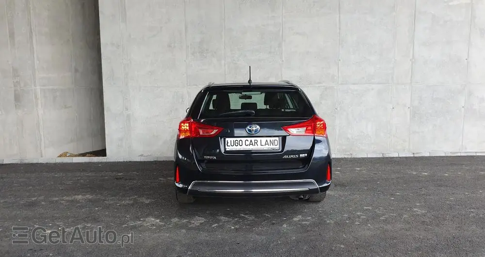TOYOTA Auris 