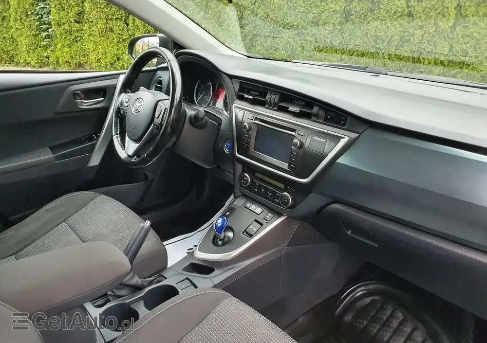 TOYOTA Auris 