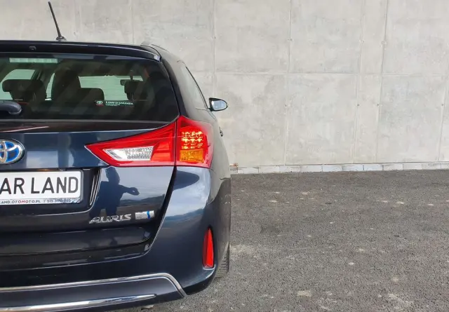TOYOTA Auris 
