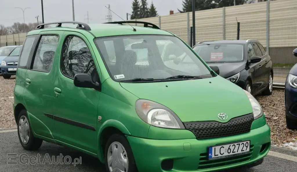 TOYOTA Avensis Verso 