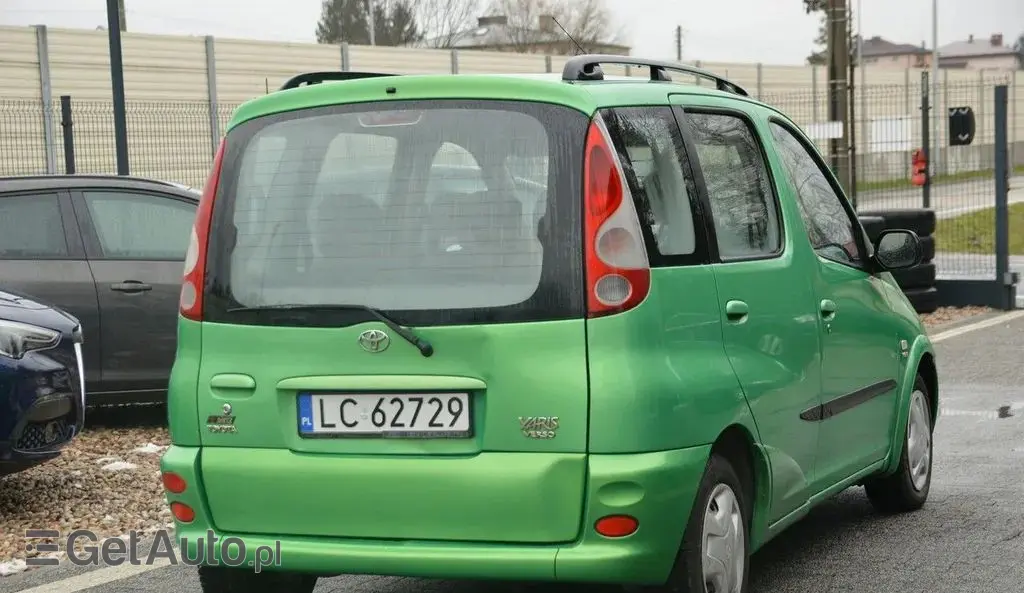 TOYOTA Avensis Verso 