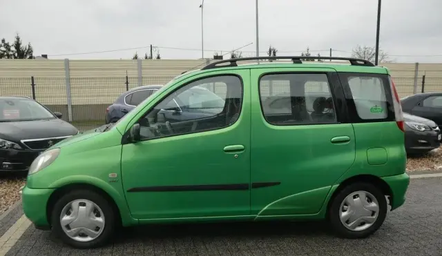 TOYOTA Avensis Verso 