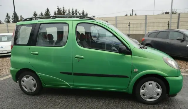 TOYOTA Avensis Verso 