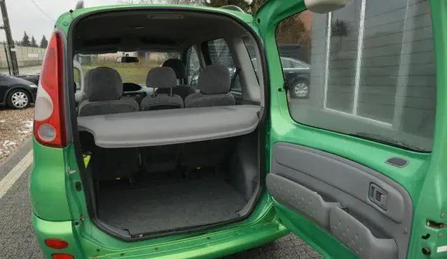 TOYOTA Avensis Verso 