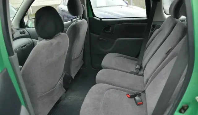 TOYOTA Avensis Verso 