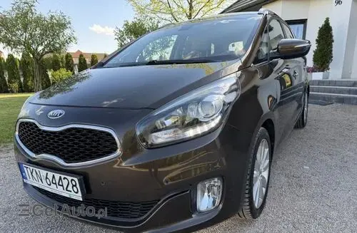 KIA Carens 