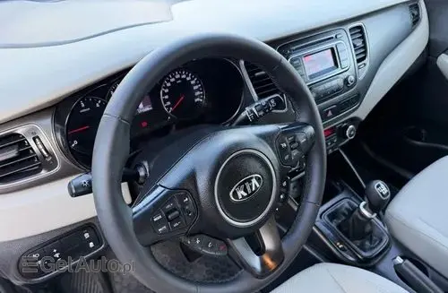 KIA Carens 