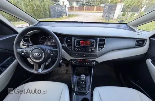 KIA Carens 