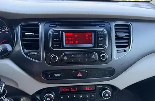 KIA Carens 