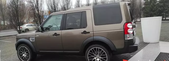 LAND ROVER Discovery 