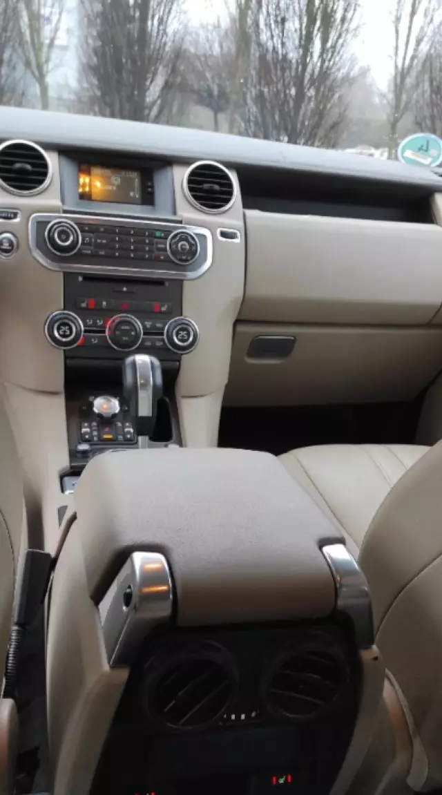 LAND ROVER Discovery 