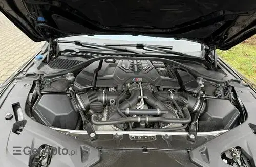 BMW M8 