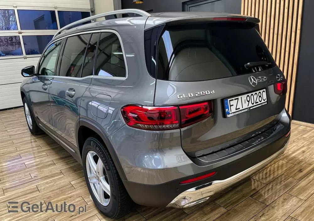 MERCEDES-BENZ GLB 200 d 8G-DCT