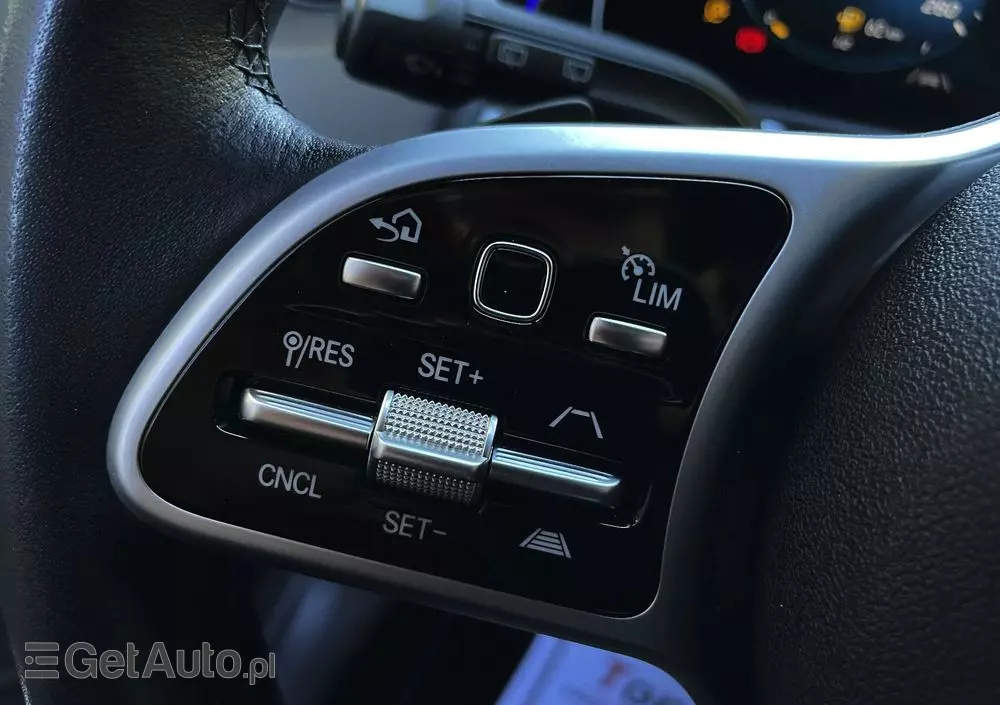 MERCEDES-BENZ GLB 200 d 8G-DCT