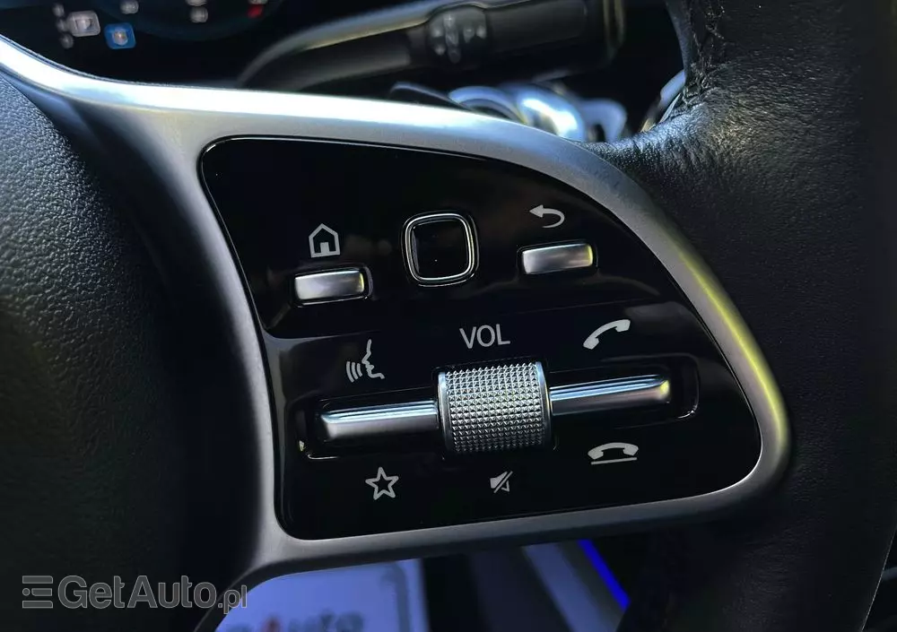 MERCEDES-BENZ GLB 200 d 8G-DCT